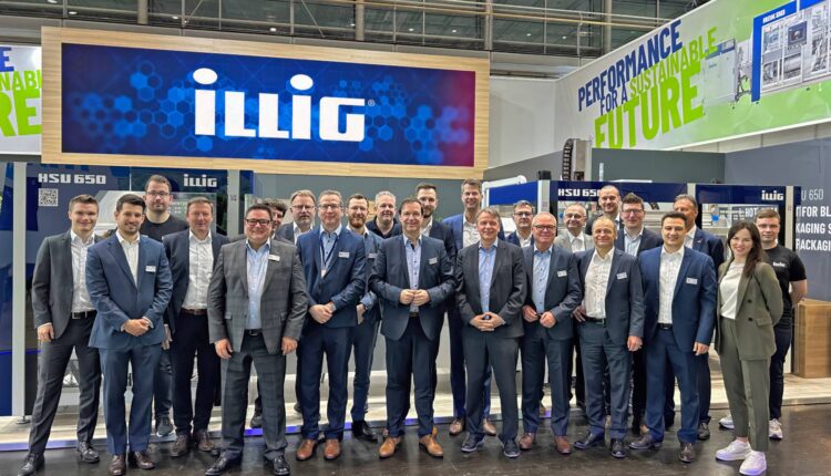 The ILLIG team at the ILLIG booth at Interpack 2023.